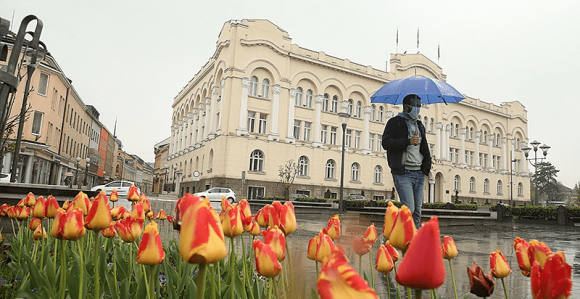 Pretežno oblačno vrijeme, na istoku prolazna kiša