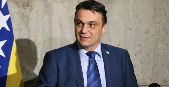 Sadik Ahmetović osuđen na šest mjeseci zatvora