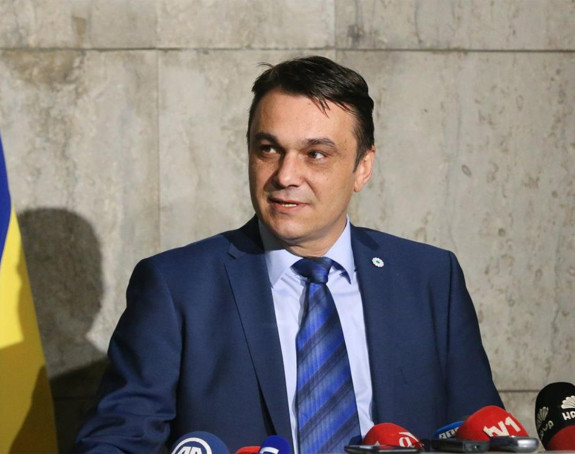 Sadik Ahmetović osuđen na šest mjeseci zatvora