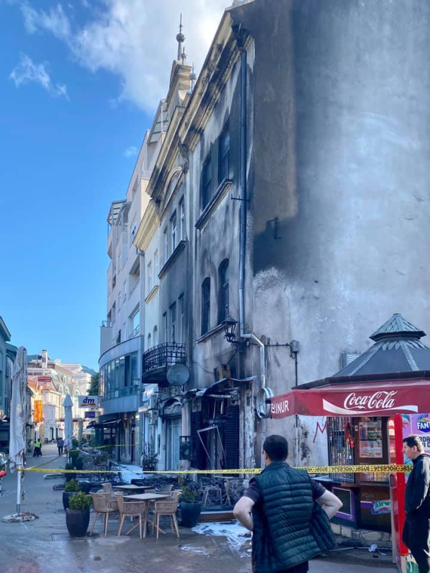 Potpuno izgorio kafić u centru Mostara