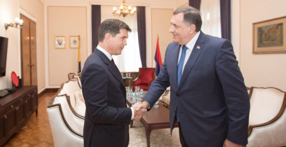 Ambasador SAD i Dodik razgovarali o dolasku Šmita
