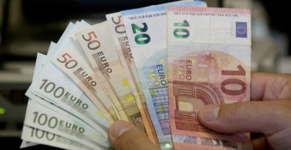 Tri godine dobijaće 1.200 evra mesečno a neće raditi ništa?!