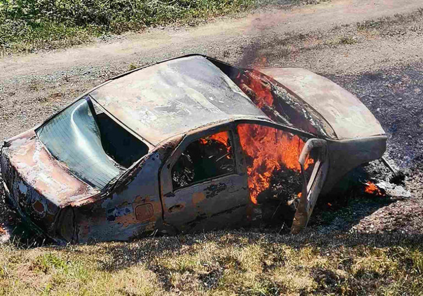 Kod Gradiške se zapalio automobil, vozač poginuo