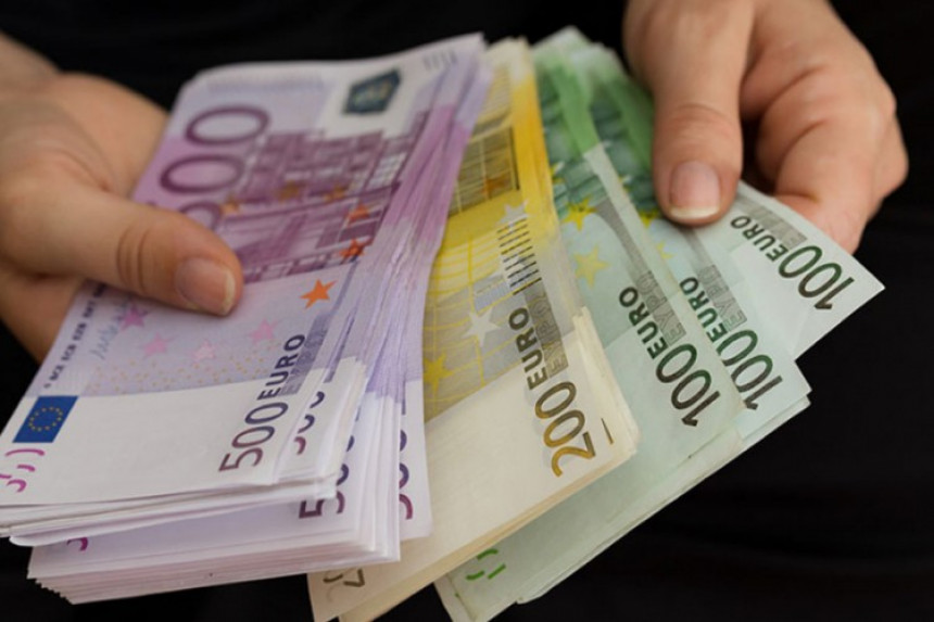 Нова правила ЕУ за преношење новца преко границе