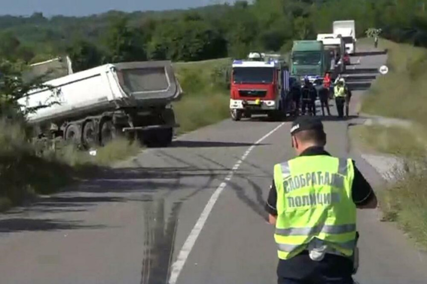 Teška nesreća: Četvoro poginulo kod Loznice
