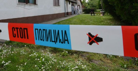 Хорор: Син сјекиром убио мајку на спавању?