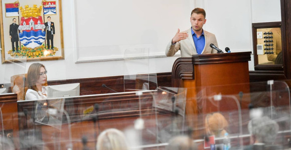 Rukovodilac koji je naredio da se siječe rasvjeta smijenjen