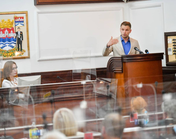 Rukovodilac koji je naredio da se siječe rasvjeta smijenjen