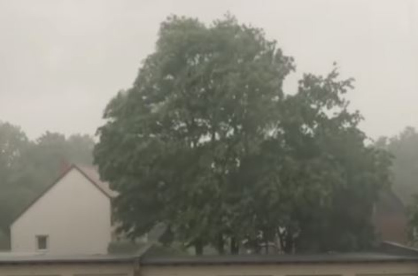 Nezapamćena oluja u Njemačkoj, ima i poginulih (video)
