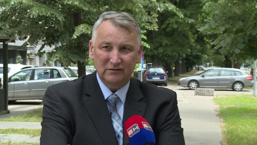 Стојановић: Ништа радикално се неће десити у Хагу