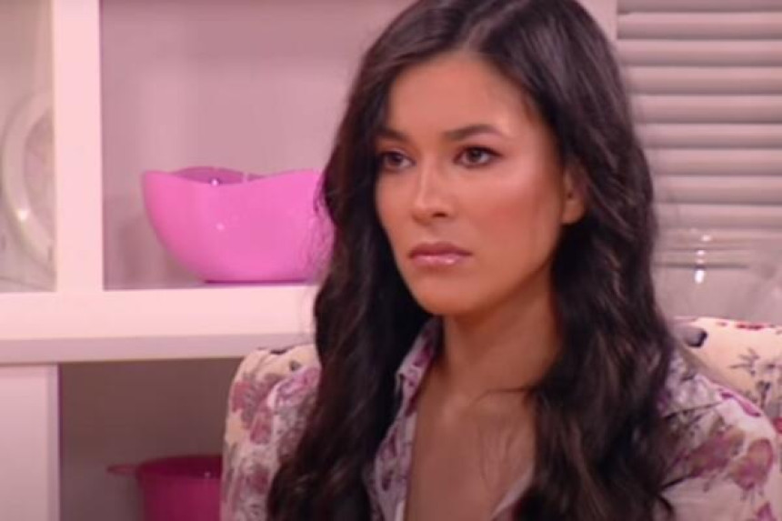 Lijepa Marija živi bez glume, na selu i čuva ovce