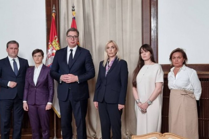 Vučićev tim spreman da brani interese Srbije i srpskog naroda
