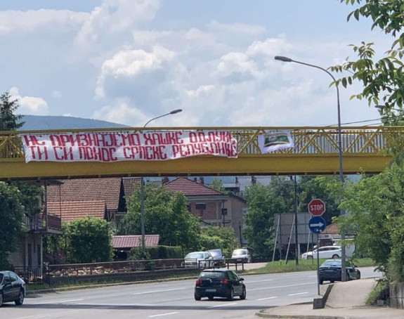 Transparent u Banjaluci: "Ti si ponos Srpske Republike"