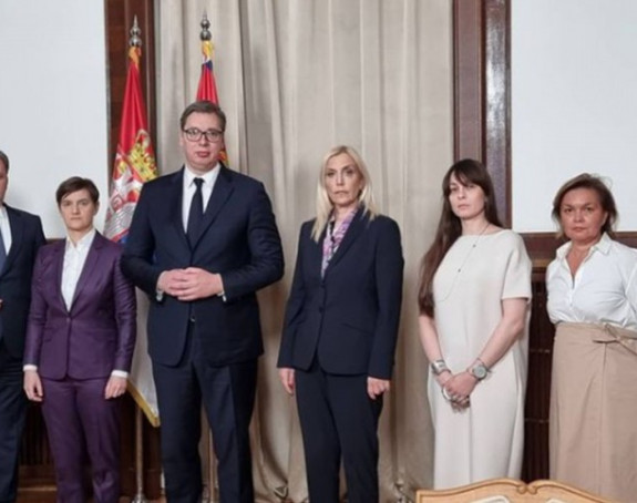 Vučićev tim spreman da brani interese Srbije i srpskog naroda