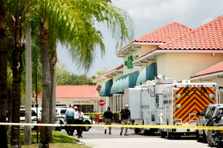 Флорида: Три особе убијене у оружаном сукобу у продавници