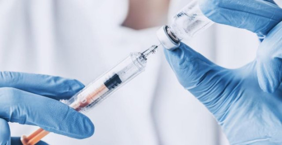 Preminula djevojka - zabranili primjenu "AstraZenece"