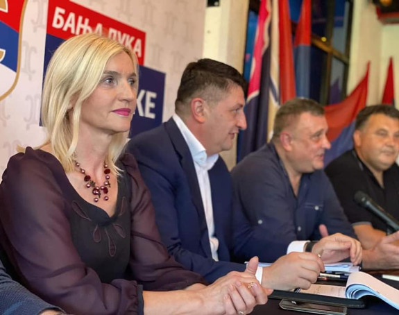 Na dobrom smo putu, novi ljudi prilaze stranci