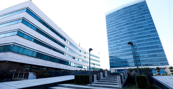 Za hotelski smještaj poslanika izdvojeno 100.000 KM, traže isključivo "evropski meni"