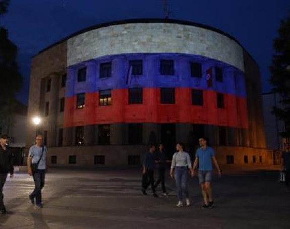 Palata Republike Srpske u bojama ruske zastave