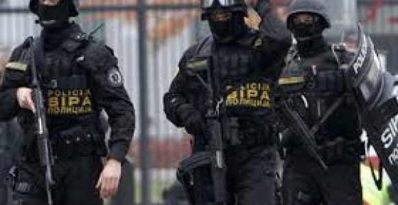 AKCIJA: Uhapšena dva komandira i tri policajca