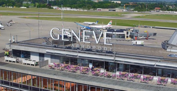 Avion sa ruskom delegacijom sat kružio iznad Ženeve