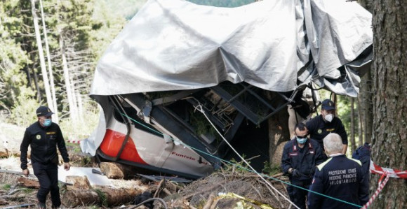 Objavljen snimak pada žičare, 14 poginulih (VIDEO)