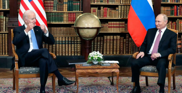 Govor tijela dva lidera Bajdena i Putina rekao sve