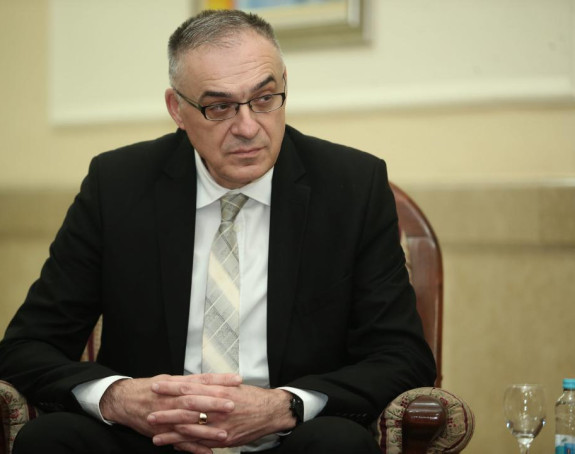 Miličević predlaže terapiju za "bolesno" društvo