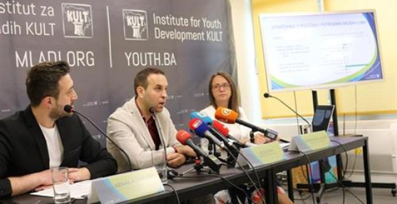 Više od 50 odsto mladih ljudi želi da napusti BiH