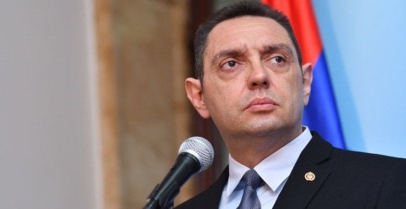 Ko je glasao za rezoluciju zabraniti mu ulaz u Srbiju!