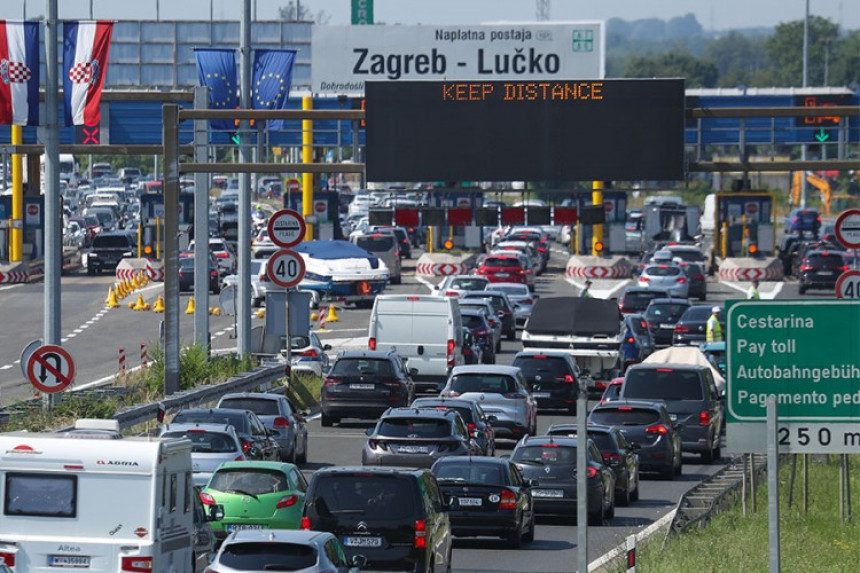 Kilometarske kolone u Hrvatskoj prema moru