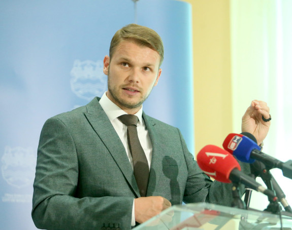 Privatizovali ste zemlju, još godinu tako možete!