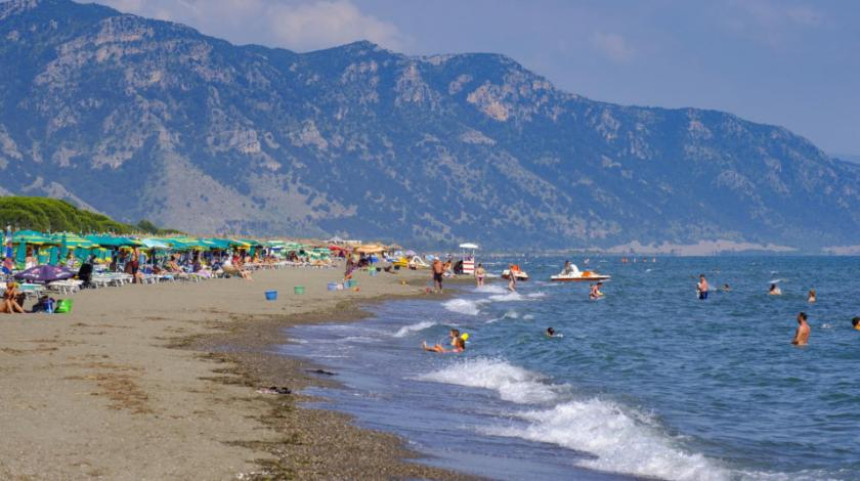 Pucnjava na plaži u Albaniji, četiri osobe ubijene