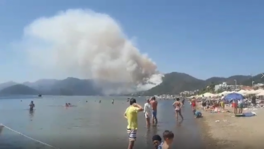 Požar u čuvenom turskom ljetovalištu, ljudi uplašeni