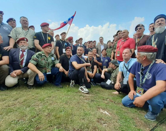 Predsjednik Srbije se fotografisao sa herojima sa Košara