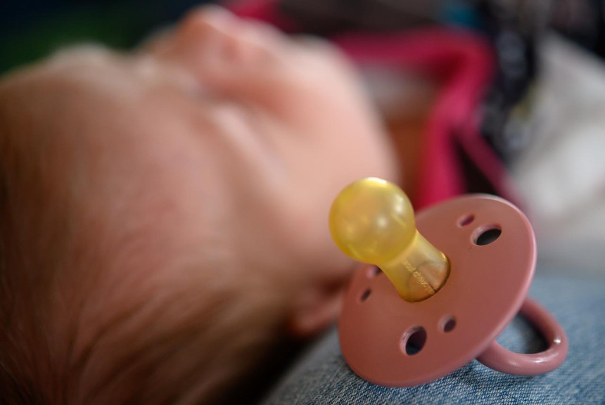 Porodila se 11-godišnja devojčica i postala najmlađa mama u Britaniji!