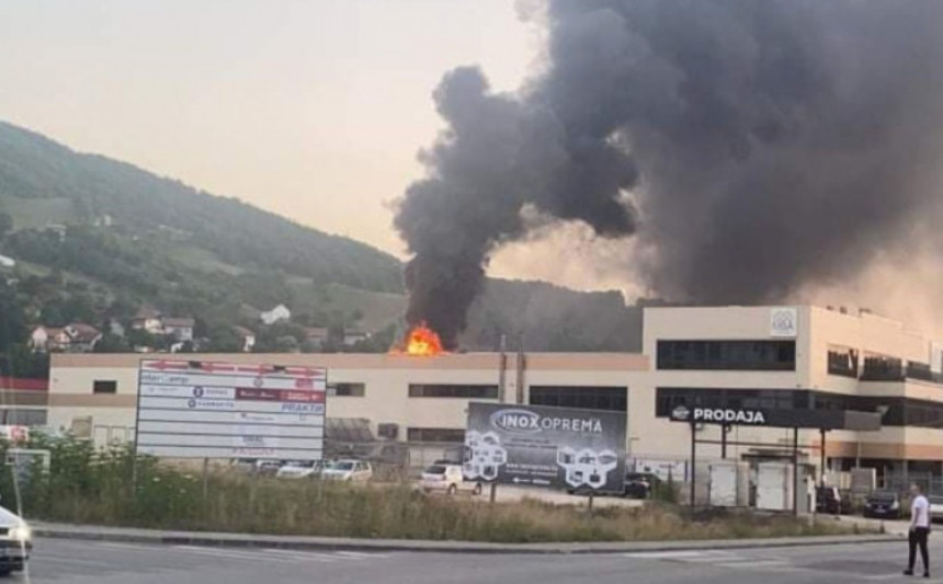 Požar u Sarajevu: Vatra guta pogon pekare MBA