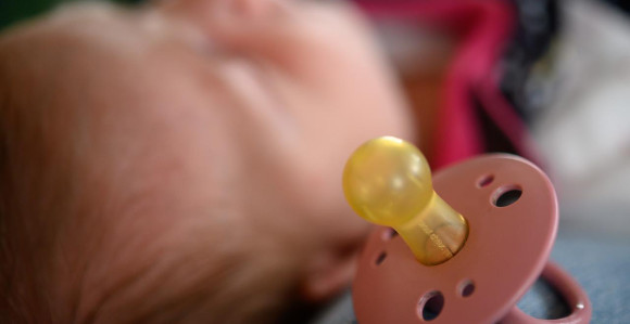 Porodila se 11-godišnja devojčica i postala najmlađa mama u Britaniji!