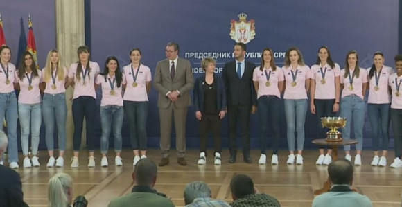 Hvala vam što ste trofej donijele na Vidovdan!