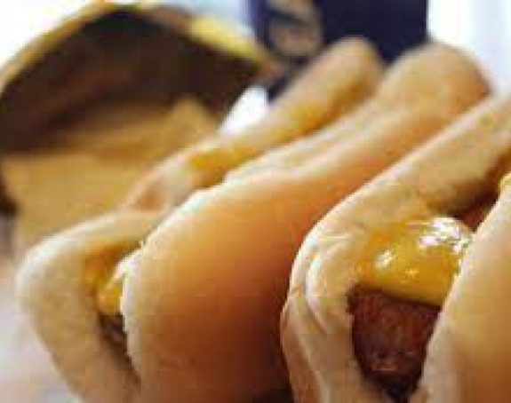 Pojeo dva hot doga, pa ostavio bakšiš od 16.000 dolara