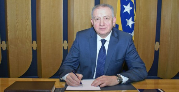 U izradu izbornih promjena uključiti i bitne političare