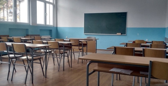Ukloniti politički uticaj iz osnovnih i srednjih škola
