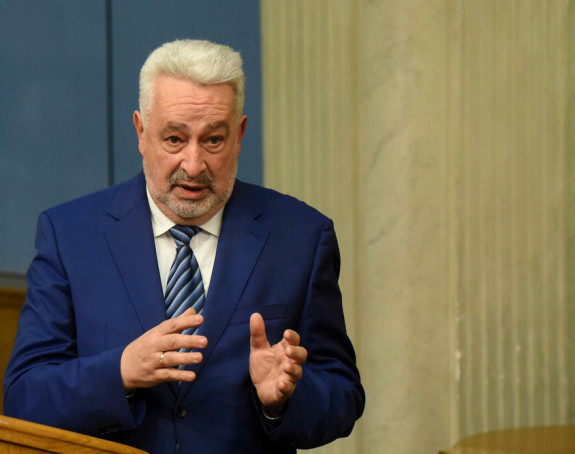 Ćerke Krivokapića: Tjeraju nas da napustimo Srbiju!