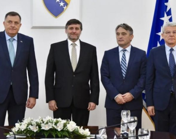 Palmer prvo zajedno, potom i odvojeno sa državnim vrhom BiH