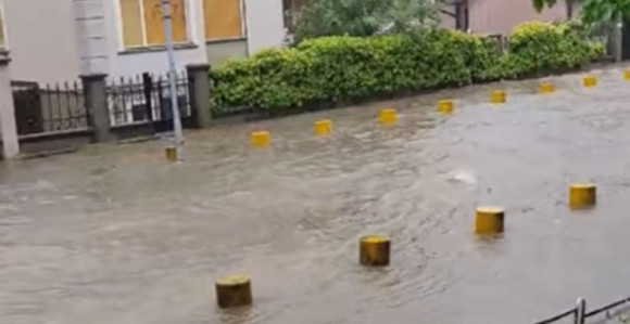 Srbiju zahvatilo nevrijeme, grom ubio kravu (VIDEO)