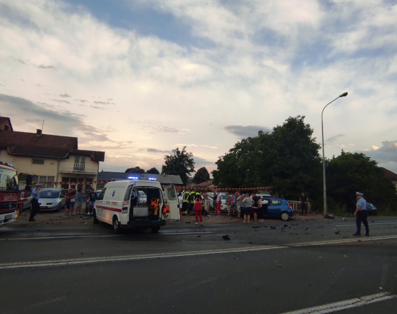 Banjaluka: Težak udes, vatrogasci izvlače povrijeđene
