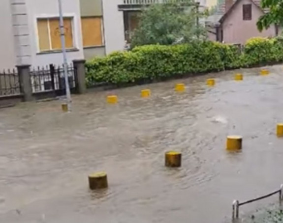 Srbiju zahvatilo nevrijeme, grom ubio kravu (VIDEO)