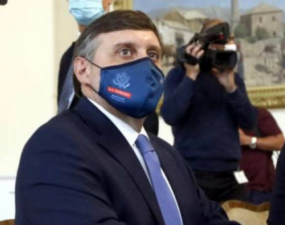Sa Palmerom prvo pojedinačni, pa zajednički sastanci