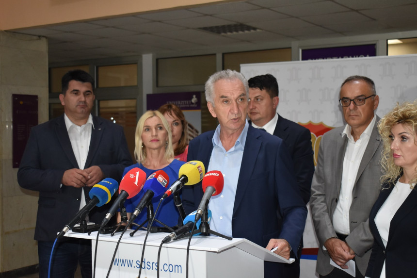 SDS je predvodnik opozicionog bloka, iza nas stoji narod!