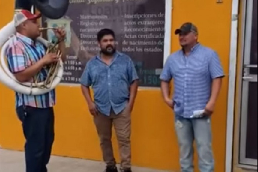 Potpisao razvod braka sa orkestrom za proslave